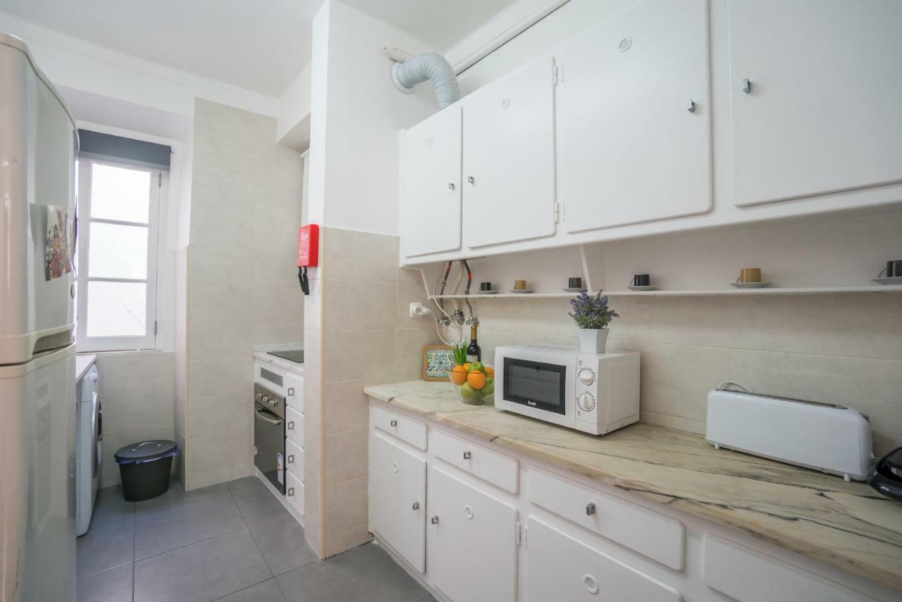 Mouraria 2 Bedroom Apartment Lisbon Luaran gambar