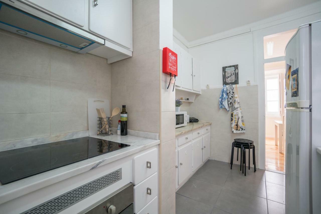 Mouraria 2 Bedroom Apartment Lisbon Luaran gambar
