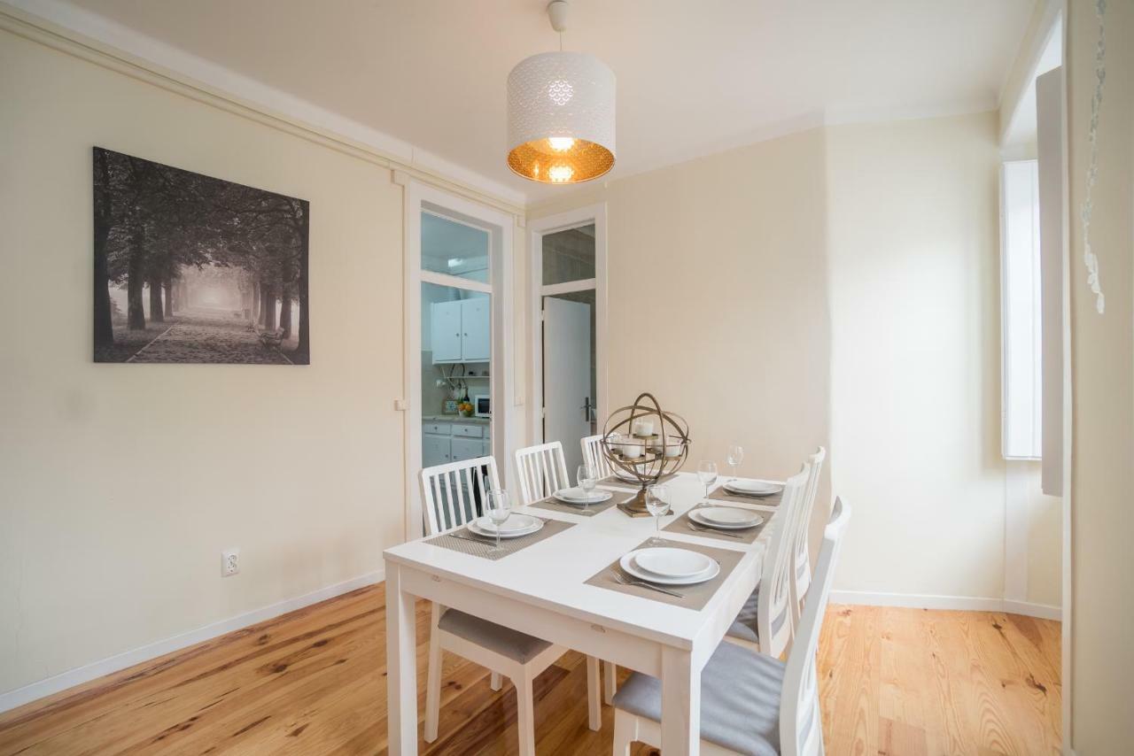 Mouraria 2 Bedroom Apartment Lisbon Luaran gambar