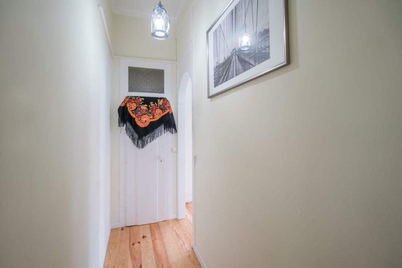 Mouraria 2 Bedroom Apartment Lisbon Luaran gambar
